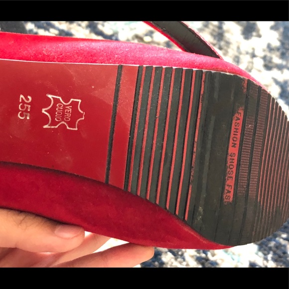 Heels - Picture 4 of 4